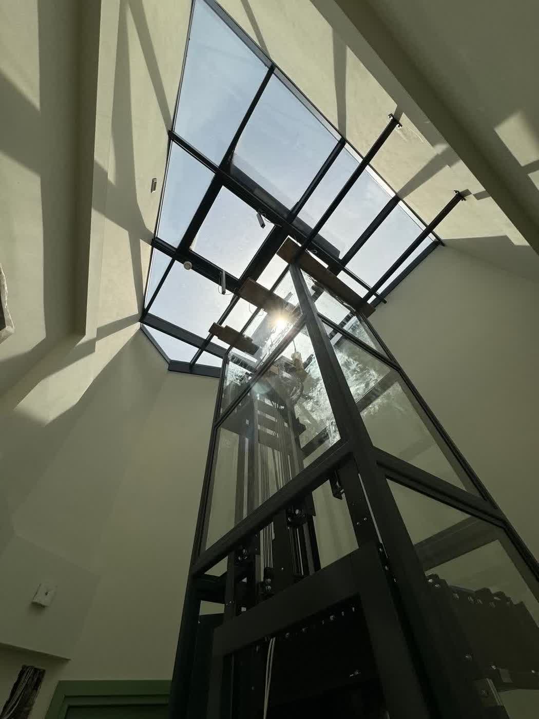 Kremerowska Glass Elevator